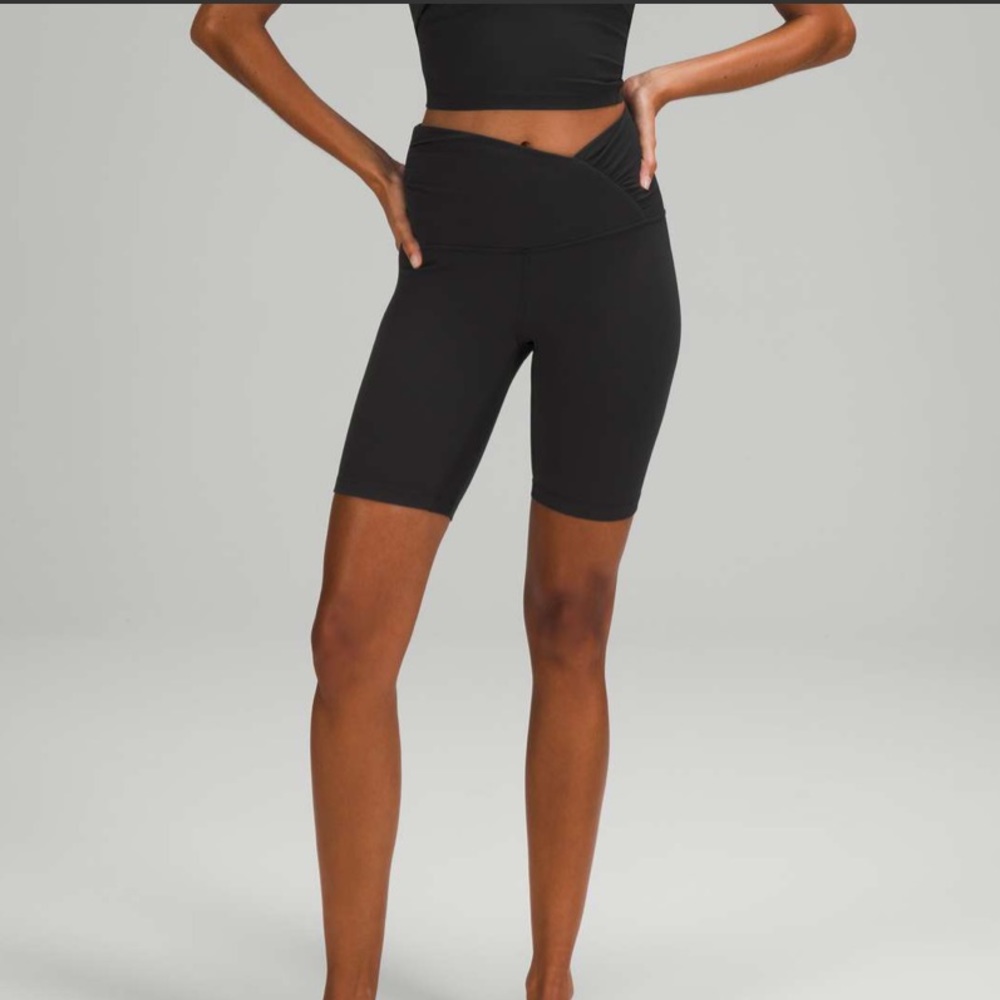 lululemon “Align Ruched Waist HR short 8 inch”